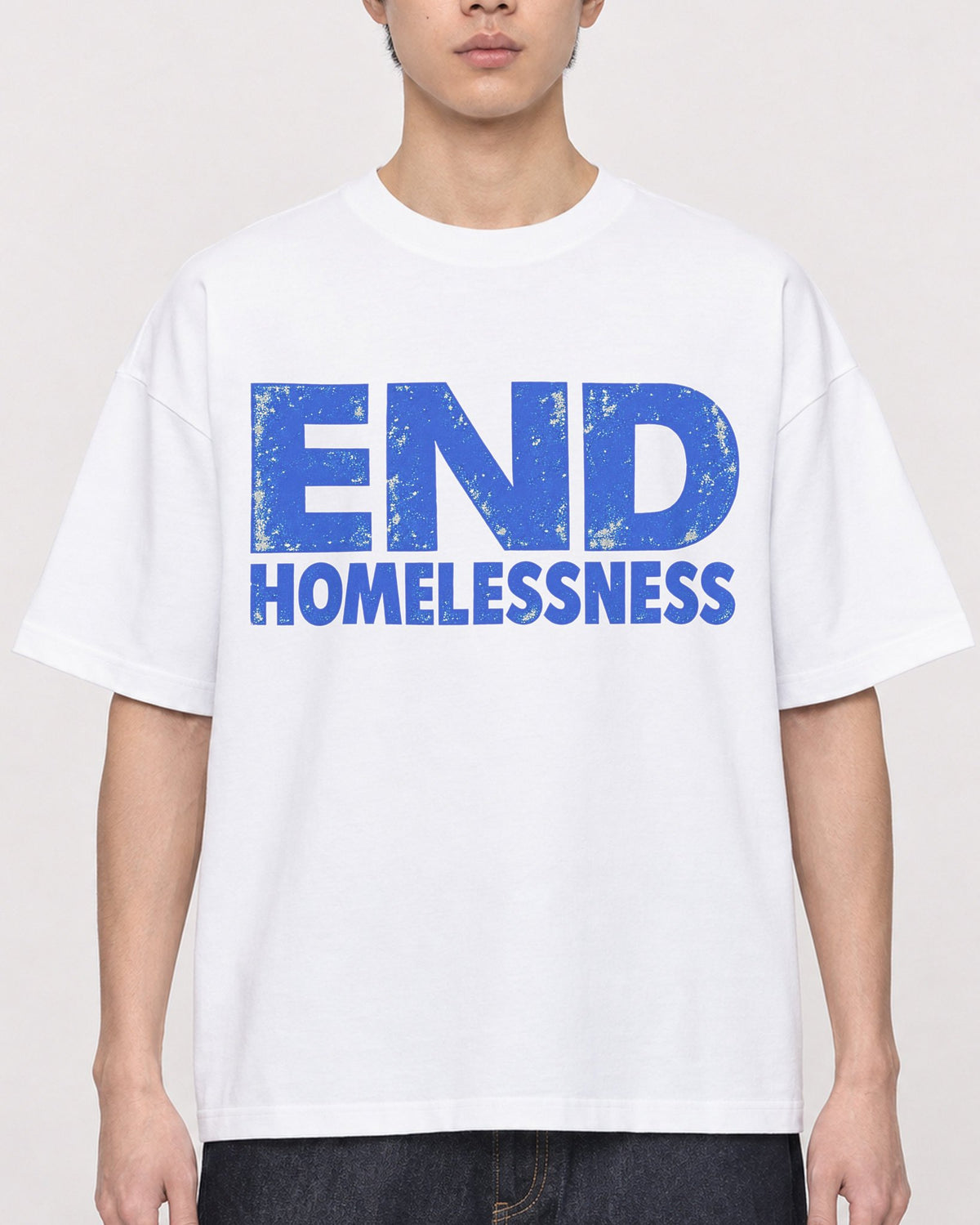 Mockup Boxy Heavyweight Tee White male close-up 01