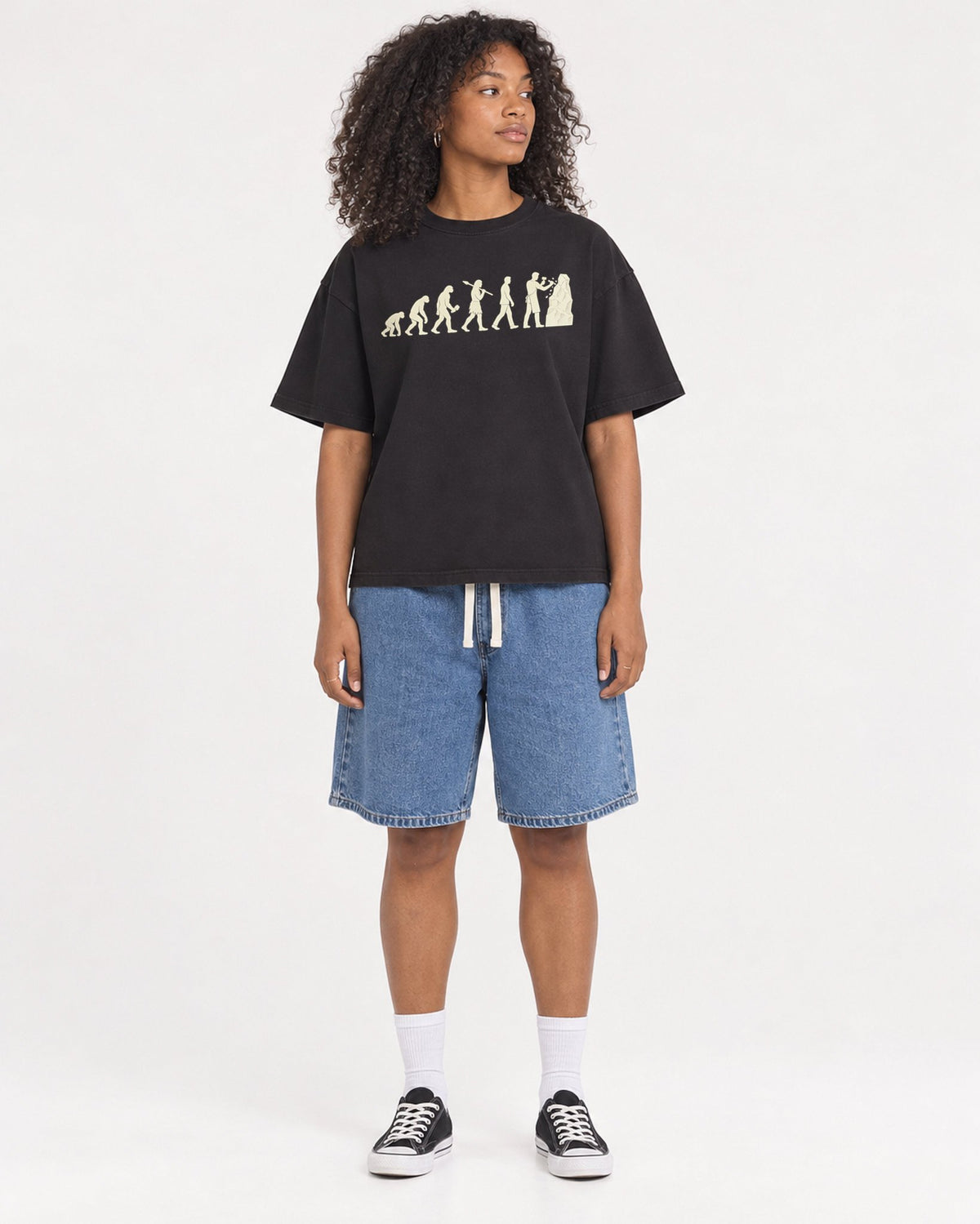 Mockup Boxy Heavyweight Tee Black female full-body 05