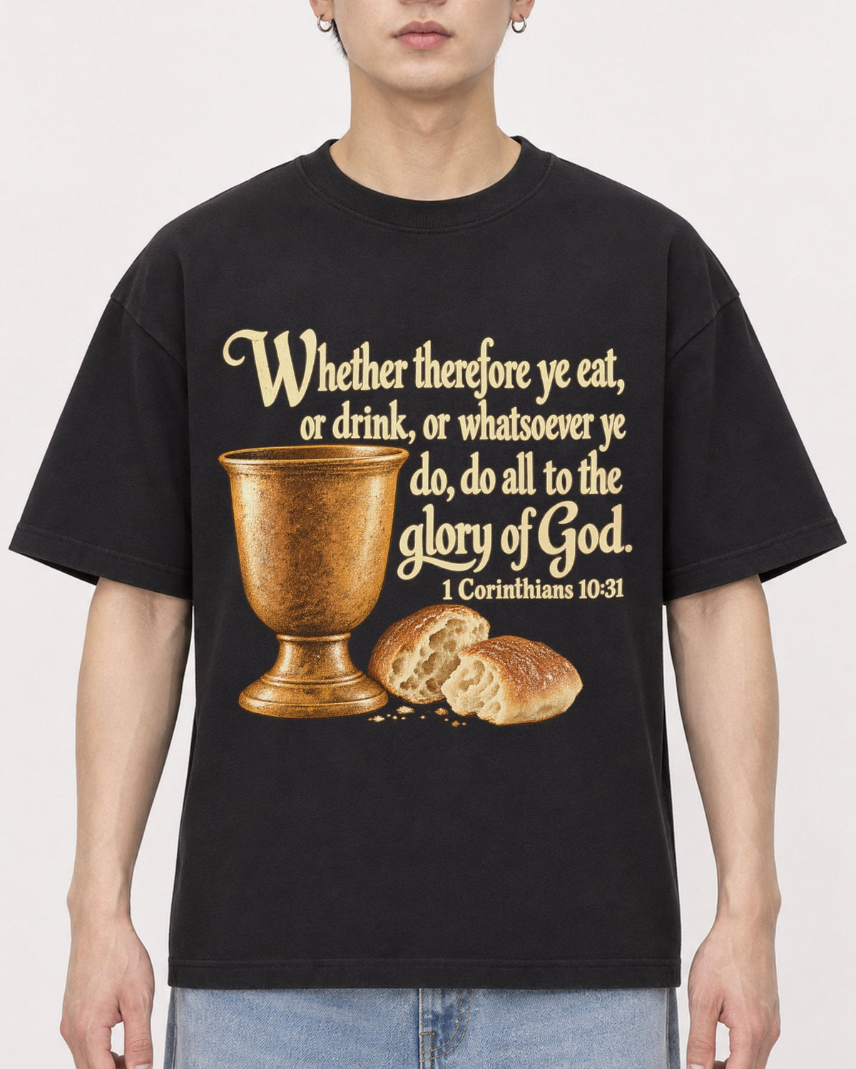 Mockup Boxy Heavyweight Tee Black male close-up 01