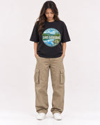 Mockup Boxy Heavyweight Tee Black female full-body 02