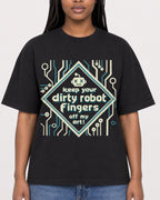 Mockup Boxy Heavyweight Tee Black female close-up 04
