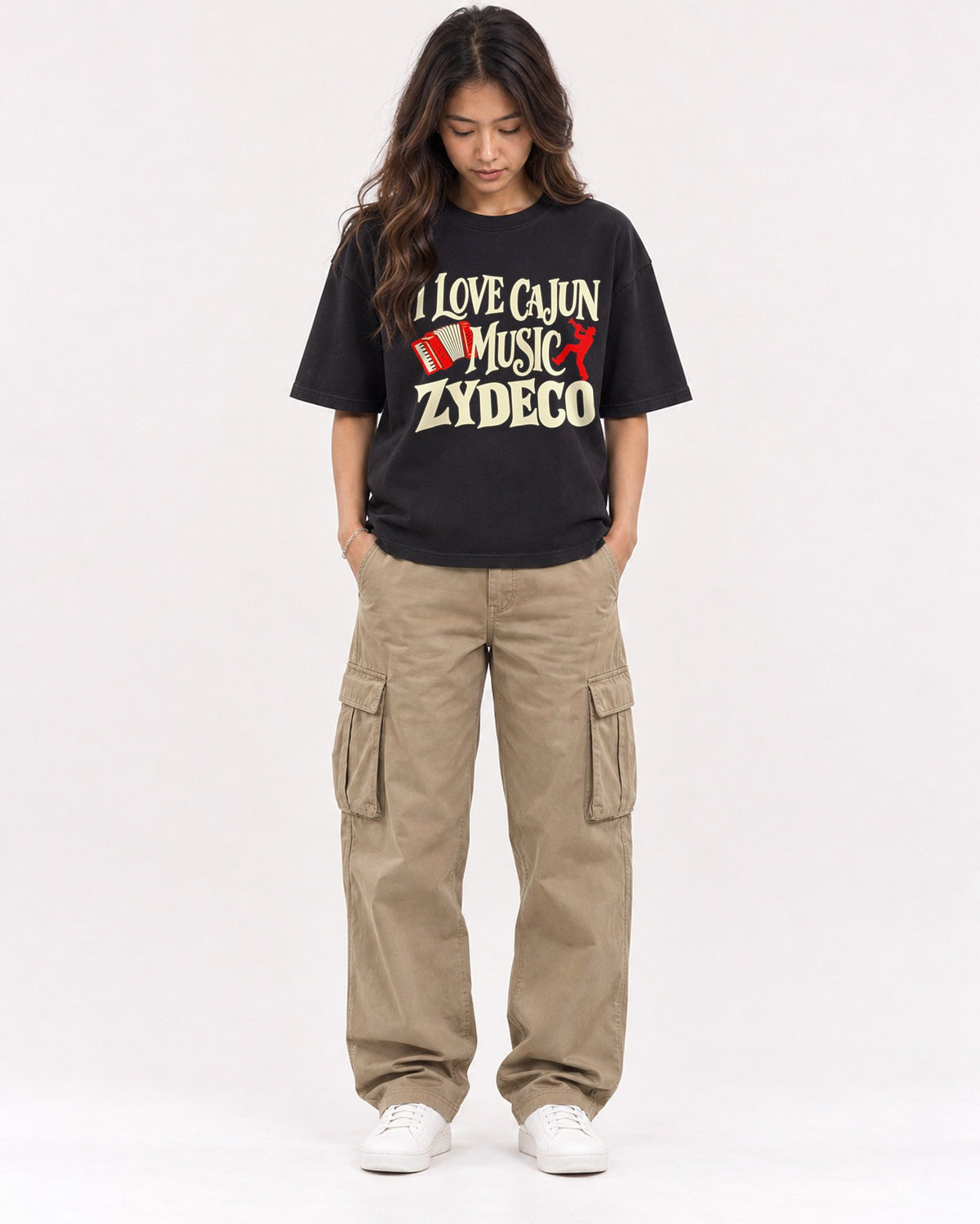 Mockup Boxy Heavyweight Tee Black female full-body 02