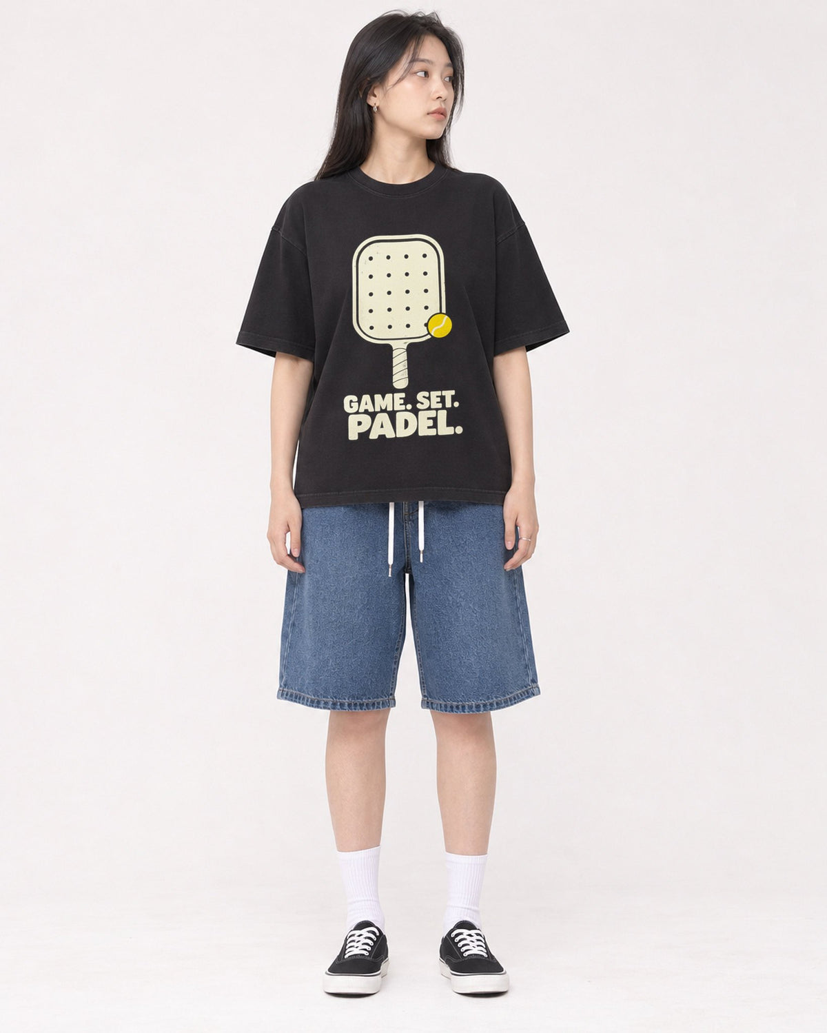 Mockup Boxy Heavyweight Tee Black female full-body 01