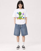 Mockup Boxy Heavyweight Tee White female full-body 01