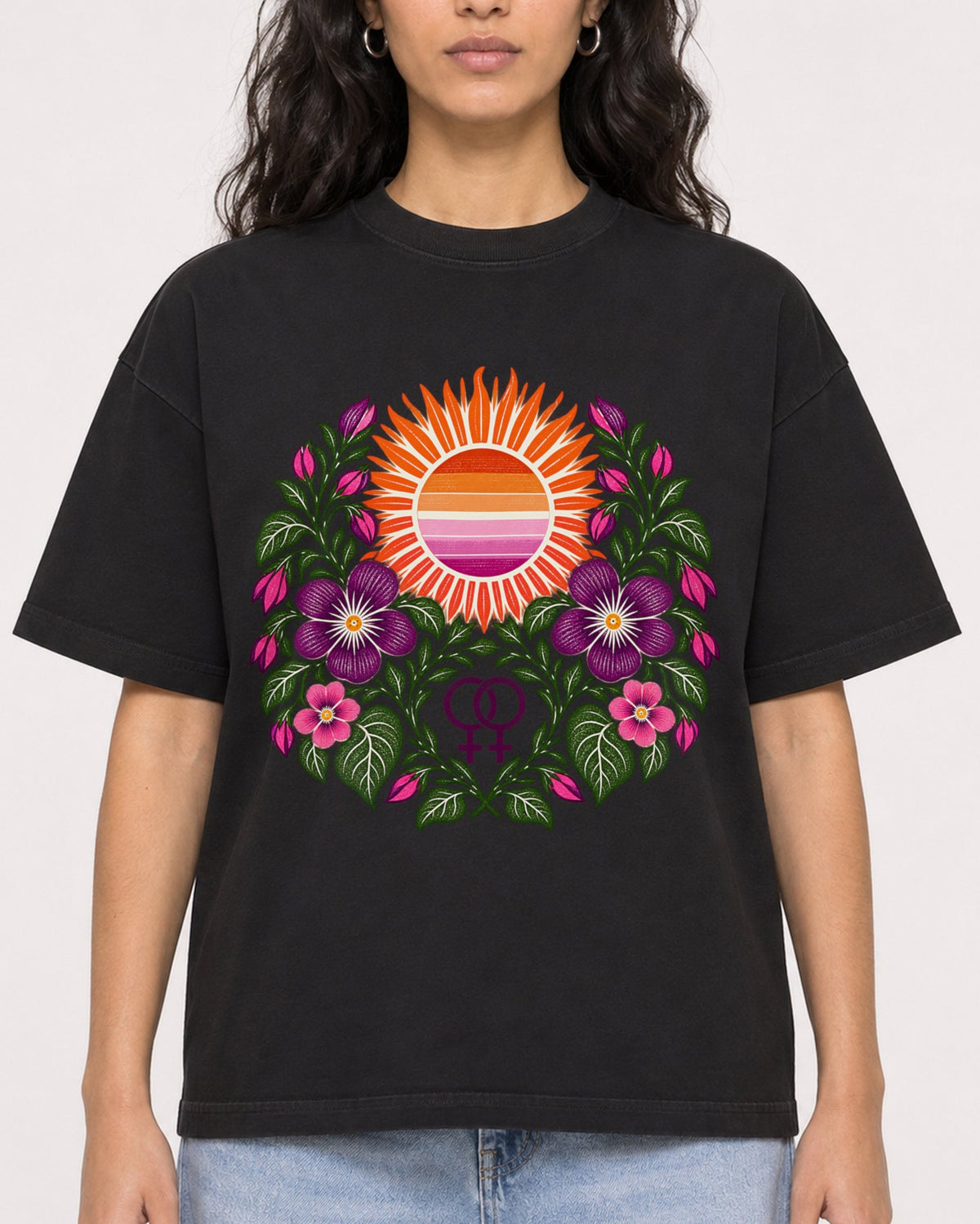Mockup Boxy Heavyweight Tee Black female close-up 07