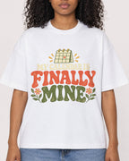 Mockup Boxy Heavyweight Tee White female close-up 05