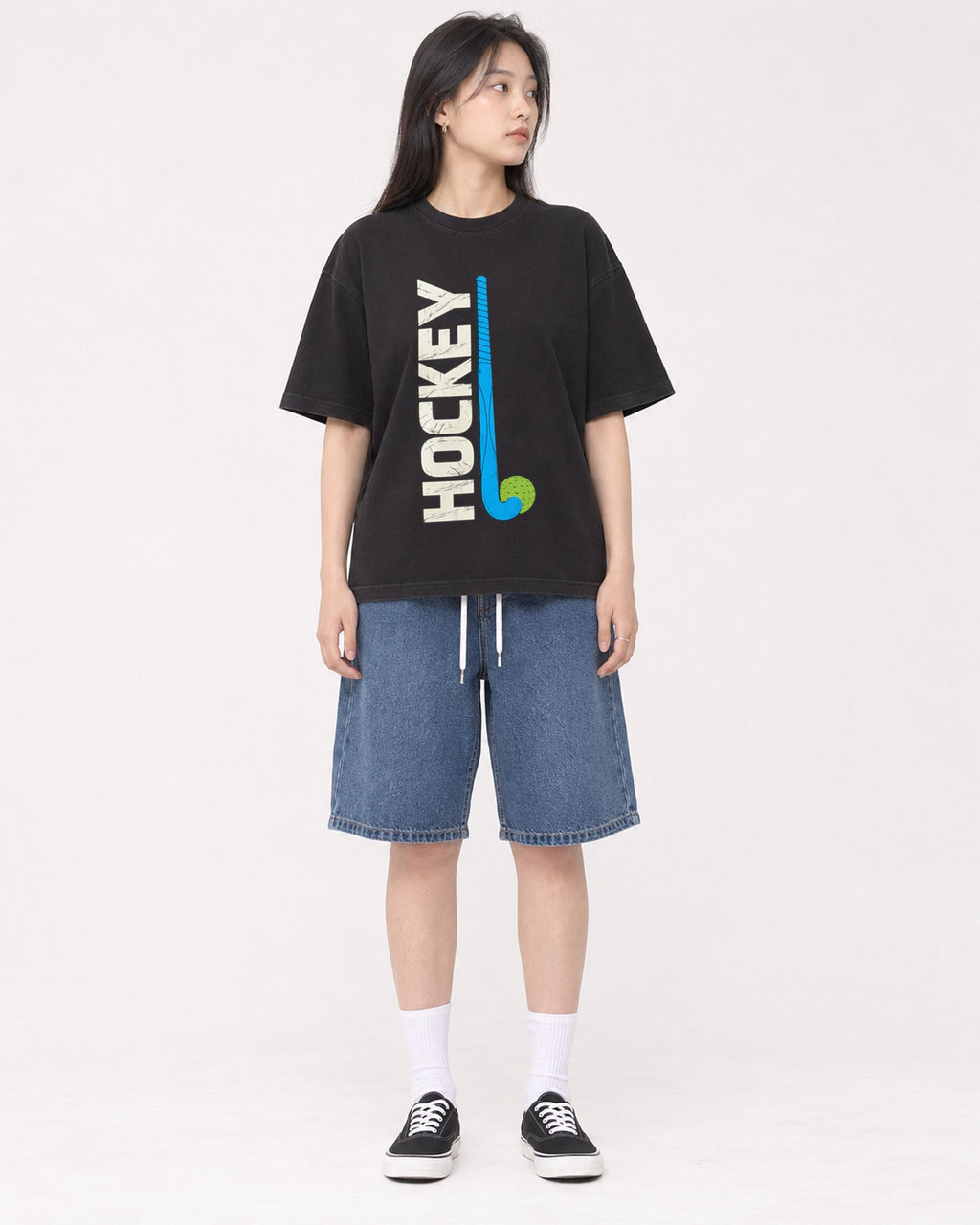 Mockup Boxy Heavyweight Tee Black female full-body 01