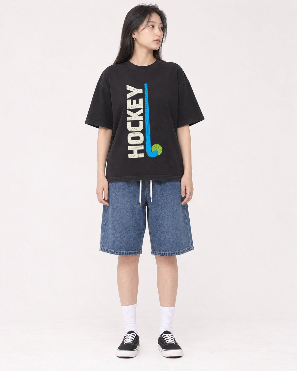 Mockup Boxy Heavyweight Tee Black female full-body 01