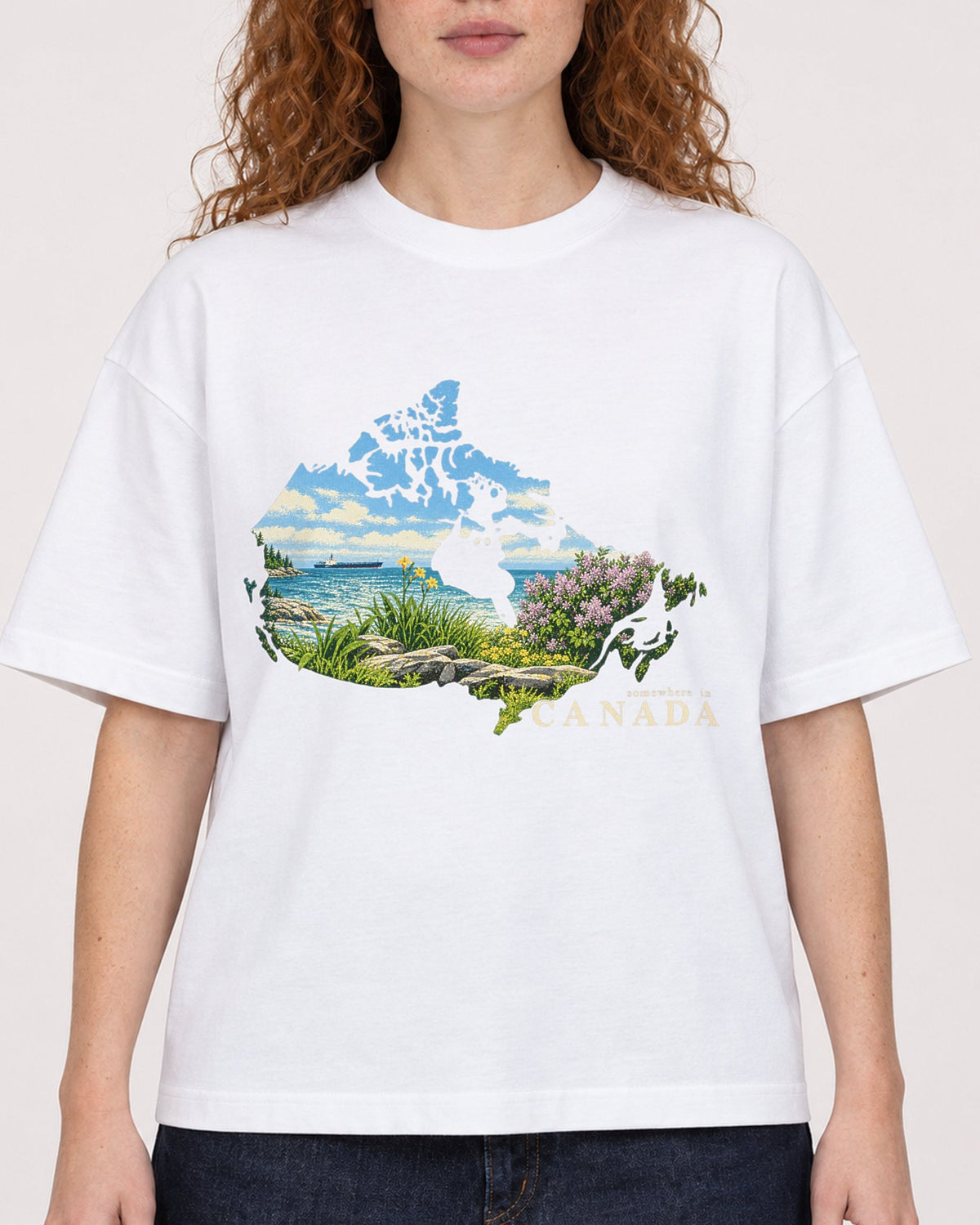 Mockup Boxy Heavyweight Tee White female close-up 09
