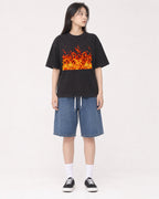 Mockup Boxy Heavyweight Tee Black female full-body 01