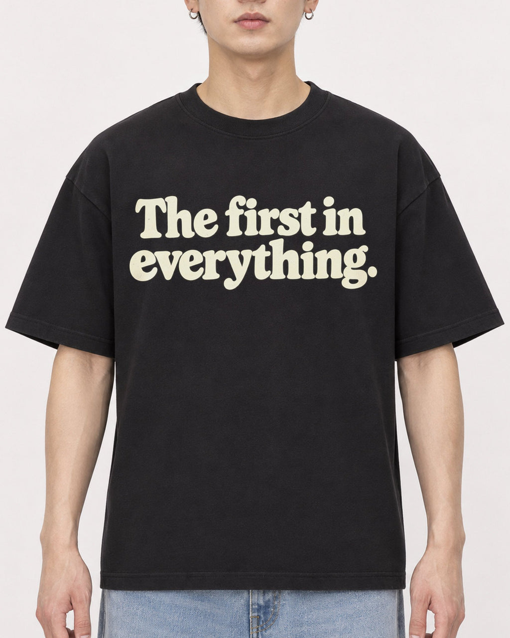 Mockup Boxy Heavyweight Tee Black male close-up 01