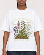 Mockup Boxy Heavyweight Tee White female close-up 44