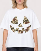 Mockup Boxy Heavyweight Tee White female close-up 19