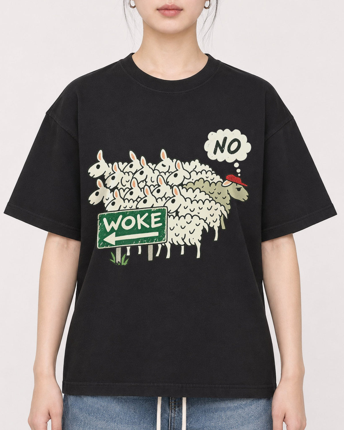 Mockup Boxy Heavyweight Tee Black female close-up 41