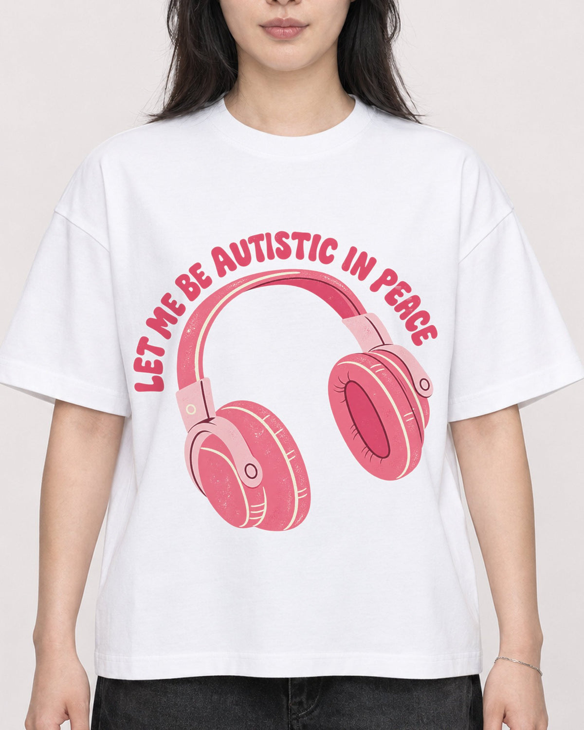 Mockup Boxy Heavyweight Tee White female close-up 13