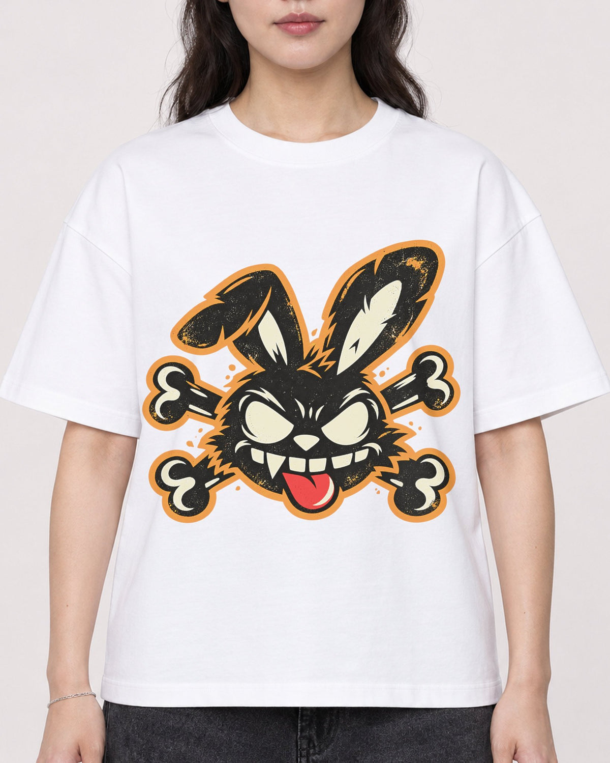 Mockup Boxy Heavyweight Tee White female close-up 03