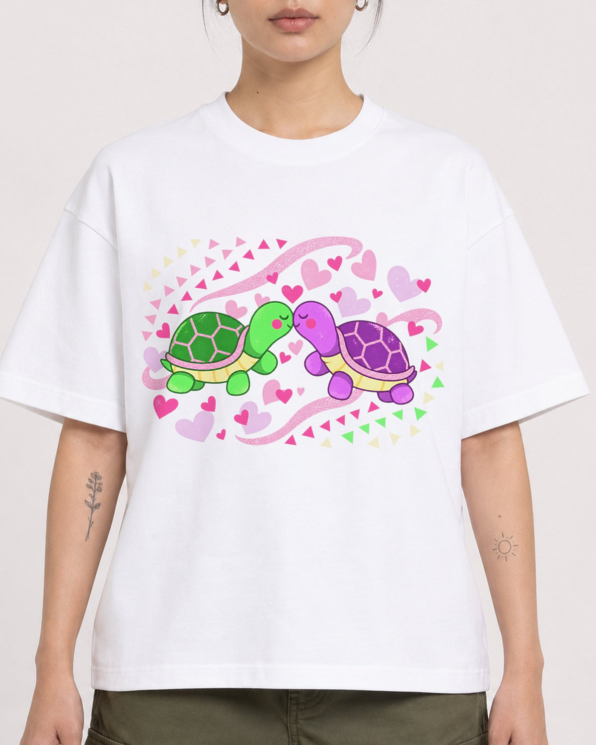 Mockup Boxy Heavyweight Tee White female close-up 12
