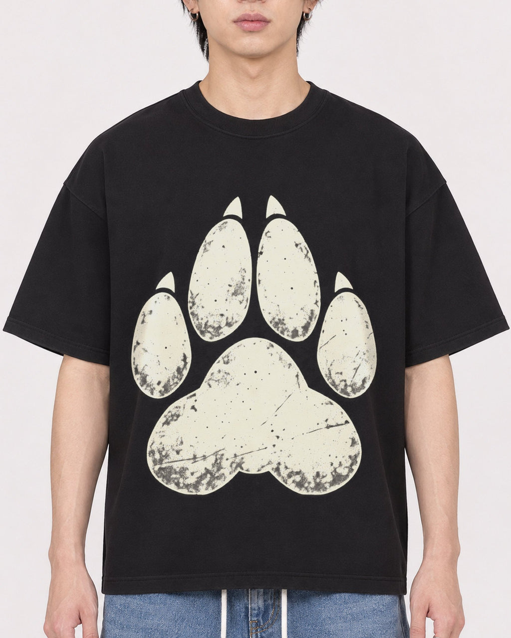 Mockup Boxy Heavyweight Tee Black male close-up 11