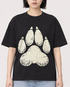 Mockup Boxy Heavyweight Tee Black female close-up 11