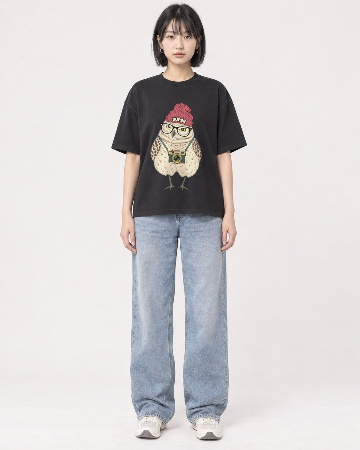 Mockup Boxy Heavyweight Tee Black female full-body 11