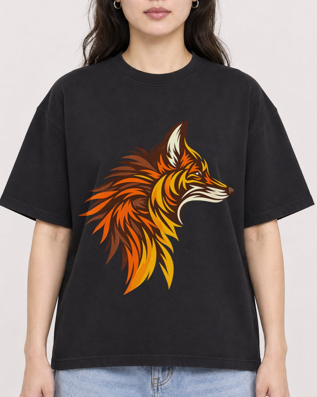 Mockup Boxy Heavyweight Tee Black female close-up 03