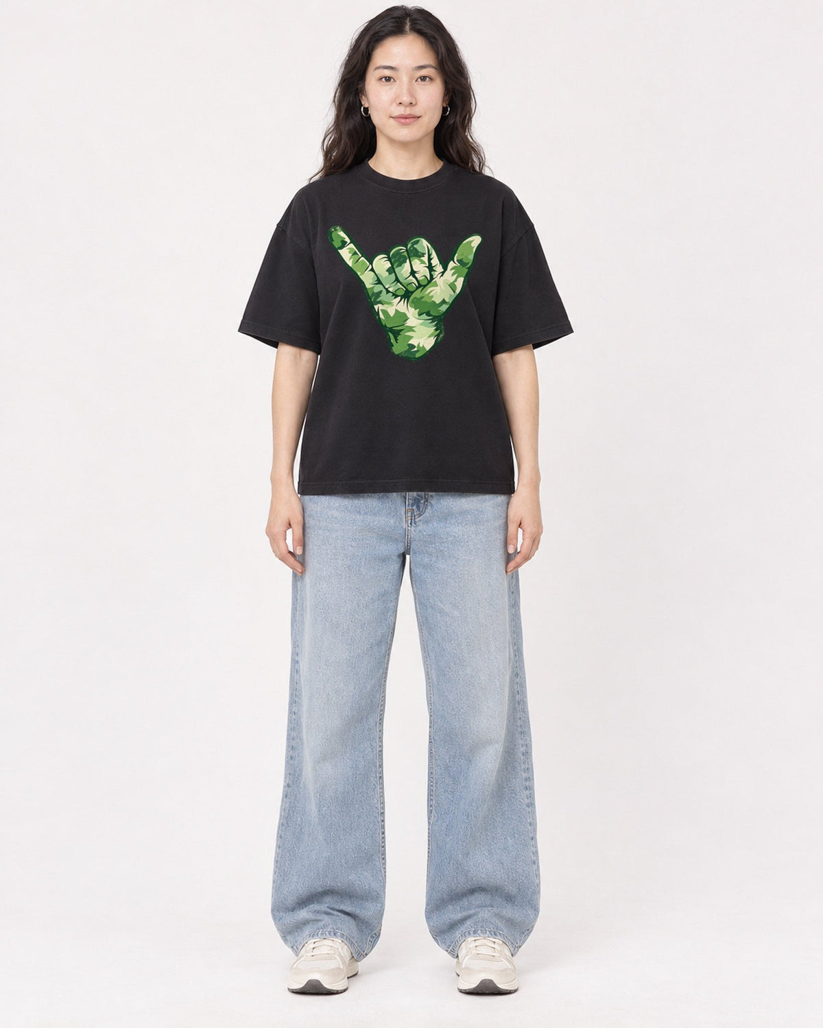 Mockup Boxy Heavyweight Tee Black female full-body 03