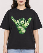 Mockup Boxy Heavyweight Tee Black female close-up 03