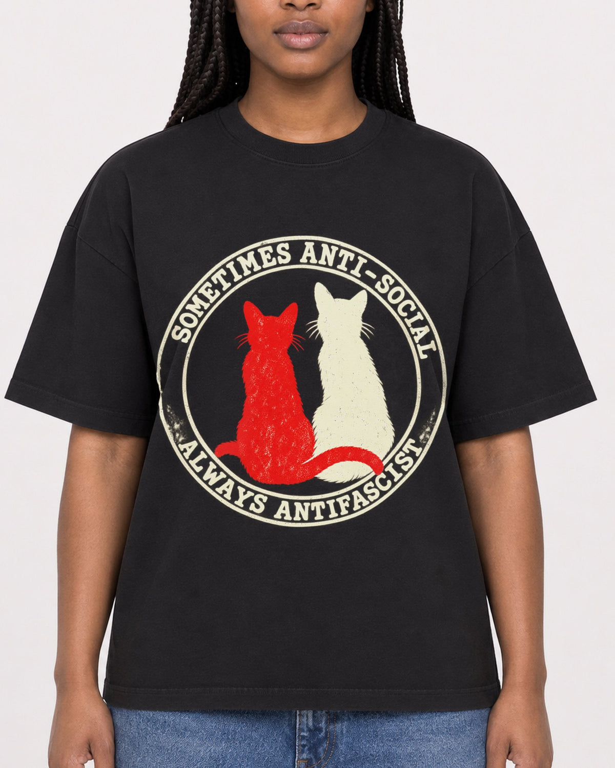 Mockup Boxy Heavyweight Tee Black female close-up 04