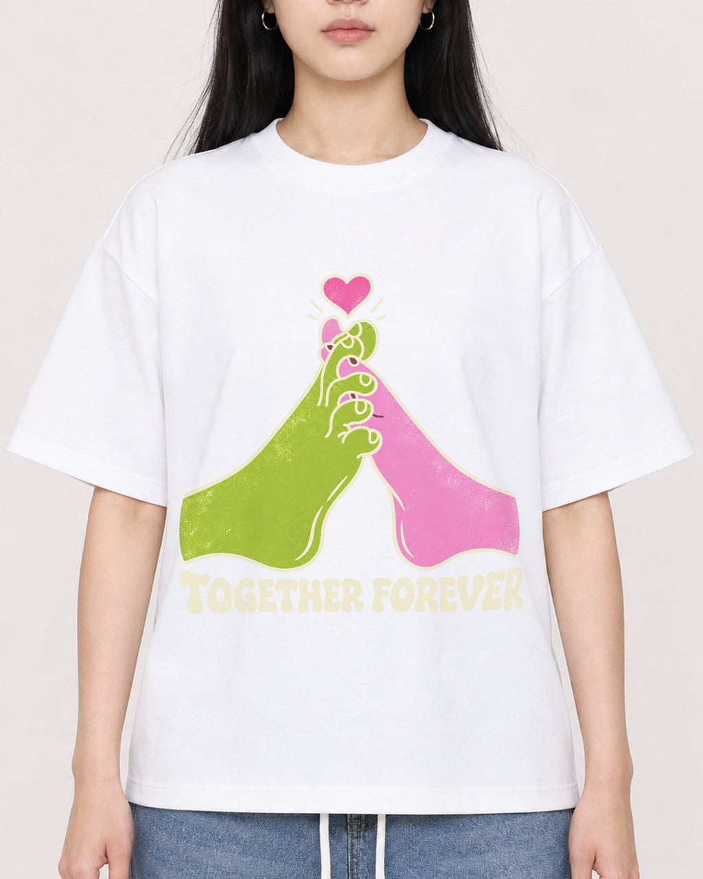 Mockup Boxy Heavyweight Tee White female close-up 01
