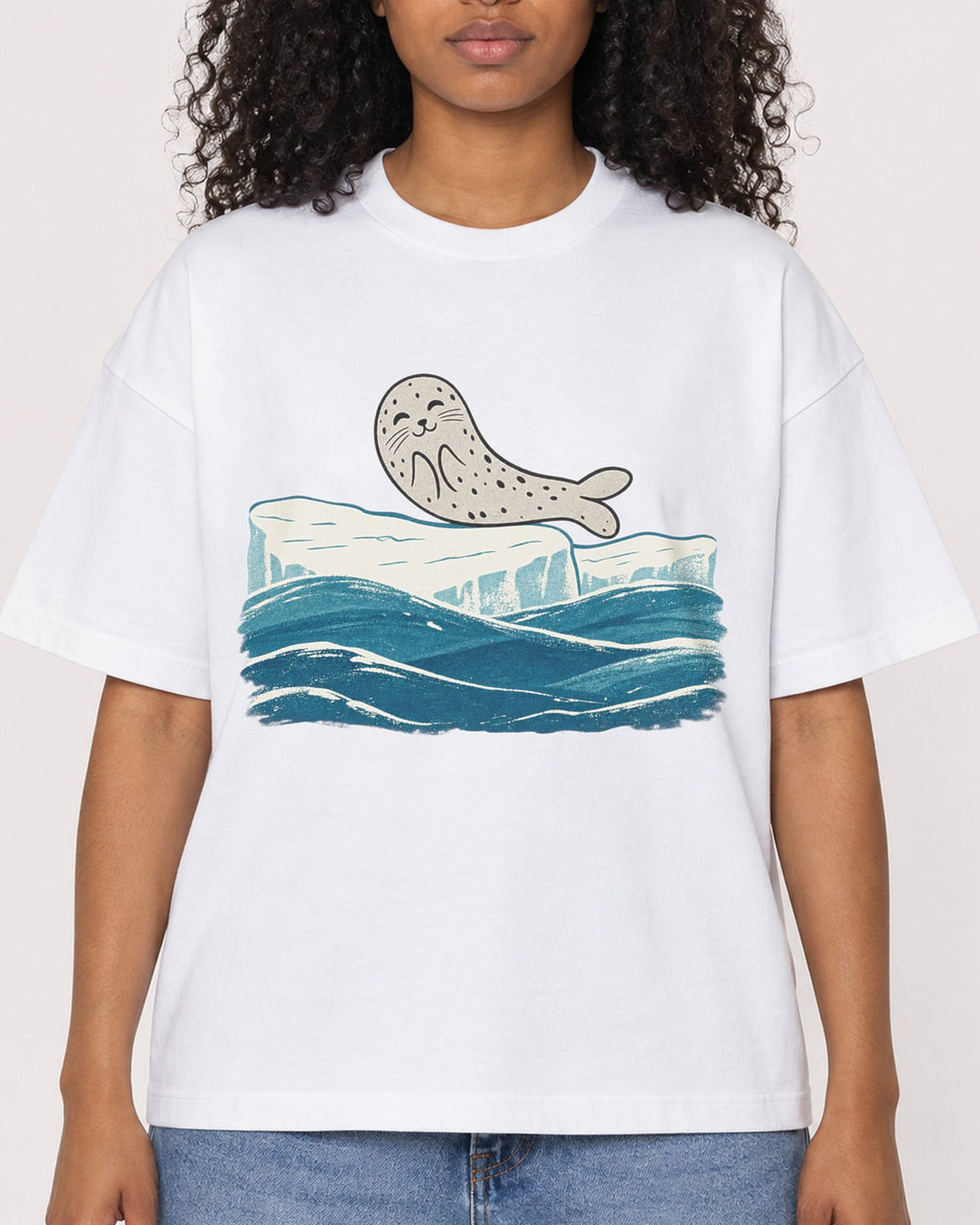 Mockup Boxy Heavyweight Tee White female close-up 05
