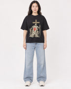 Mockup Boxy Heavyweight Tee Black female full-body 03