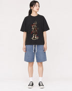 Mockup Boxy Heavyweight Tee Black female full-body 21