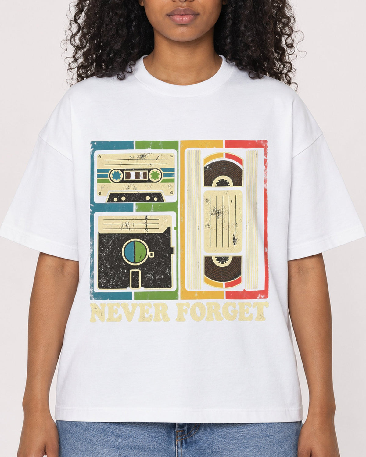 Mockup Boxy Heavyweight Tee White female close-up 05