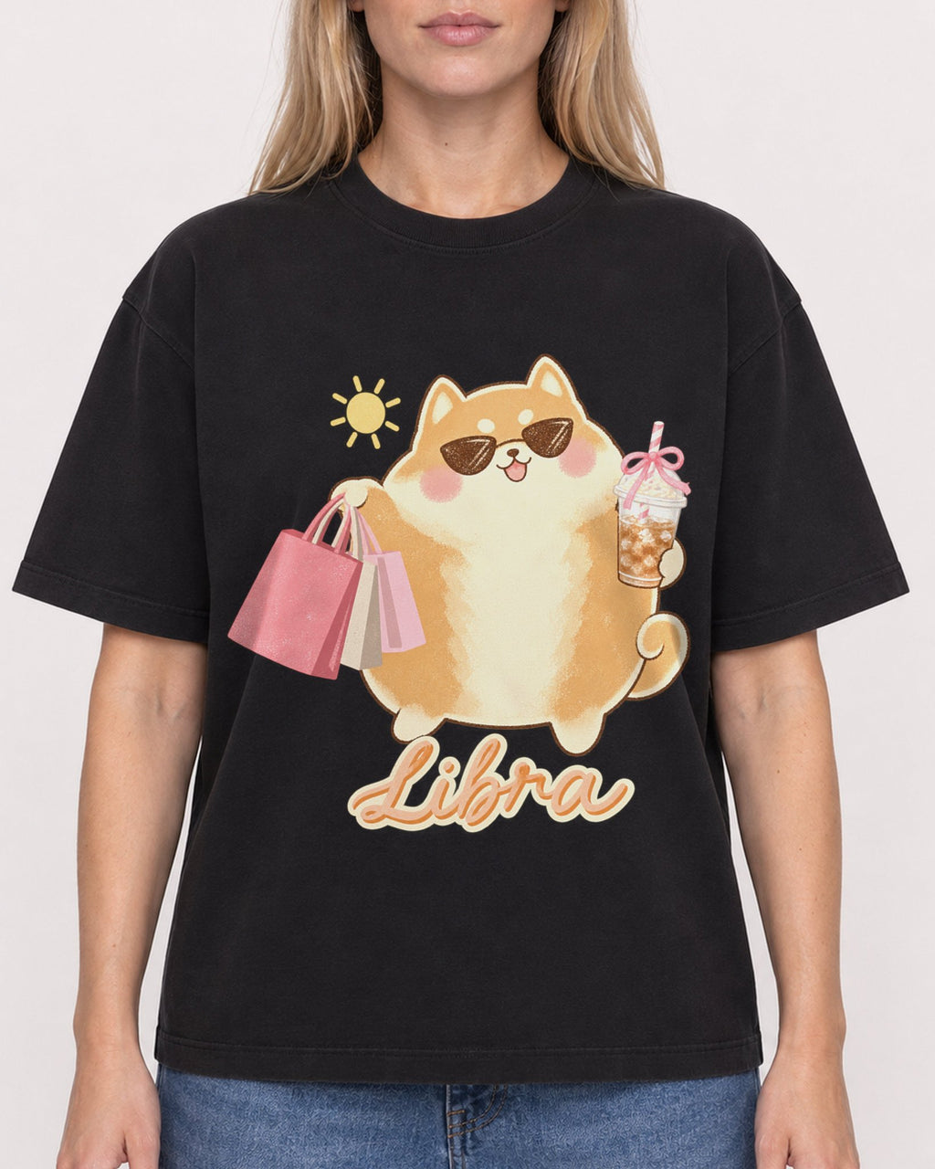 Mockup Boxy Heavyweight Tee Black female close-up 08