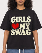 Mockup Boxy Heavyweight Tee Black female close-up 05