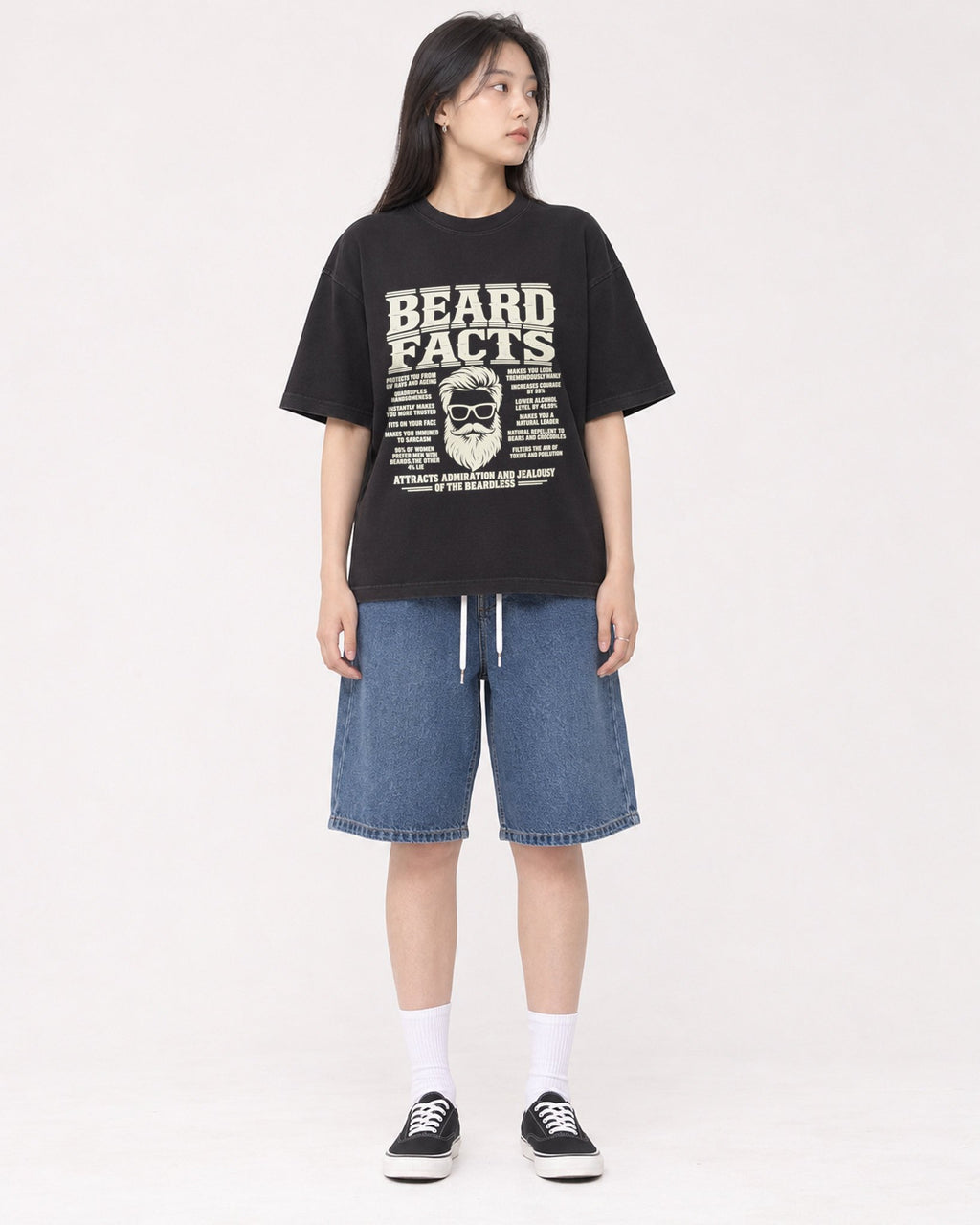 Mockup Boxy Heavyweight Tee Black female full-body 01