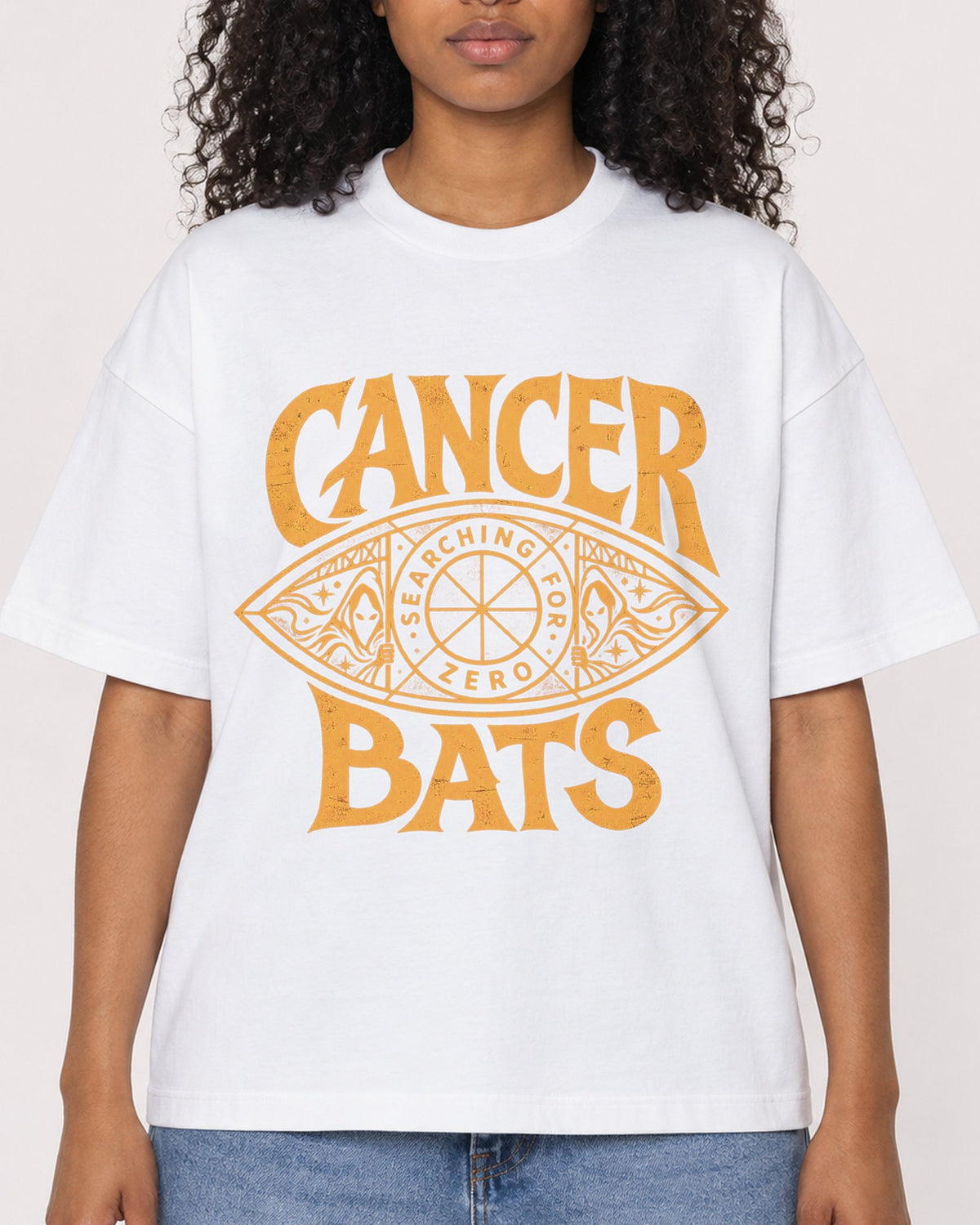 Mockup Boxy Heavyweight Tee White female close-up 05
