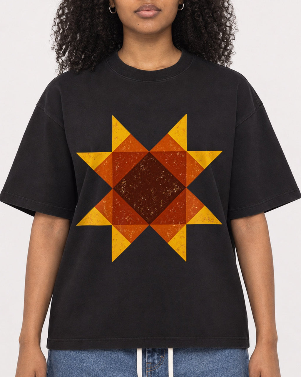 Mockup Boxy Heavyweight Tee Black female close-up 05