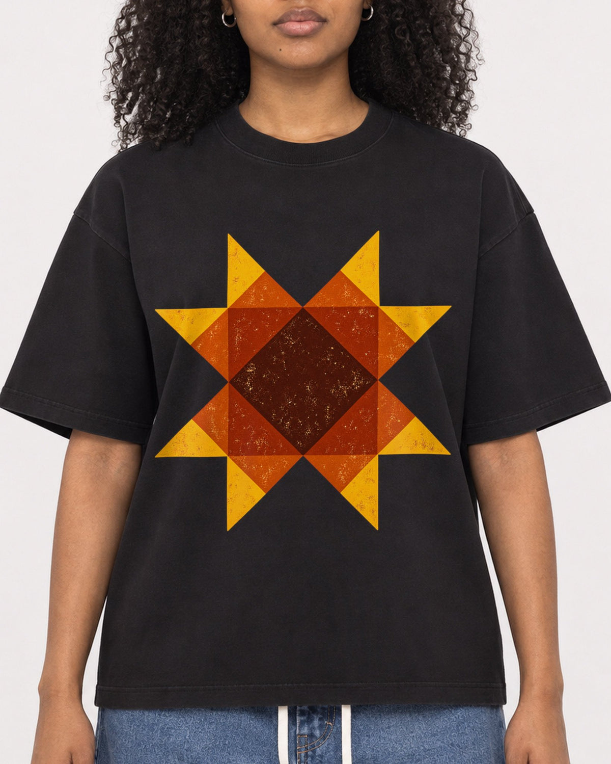 Mockup Boxy Heavyweight Tee Black female close-up 05