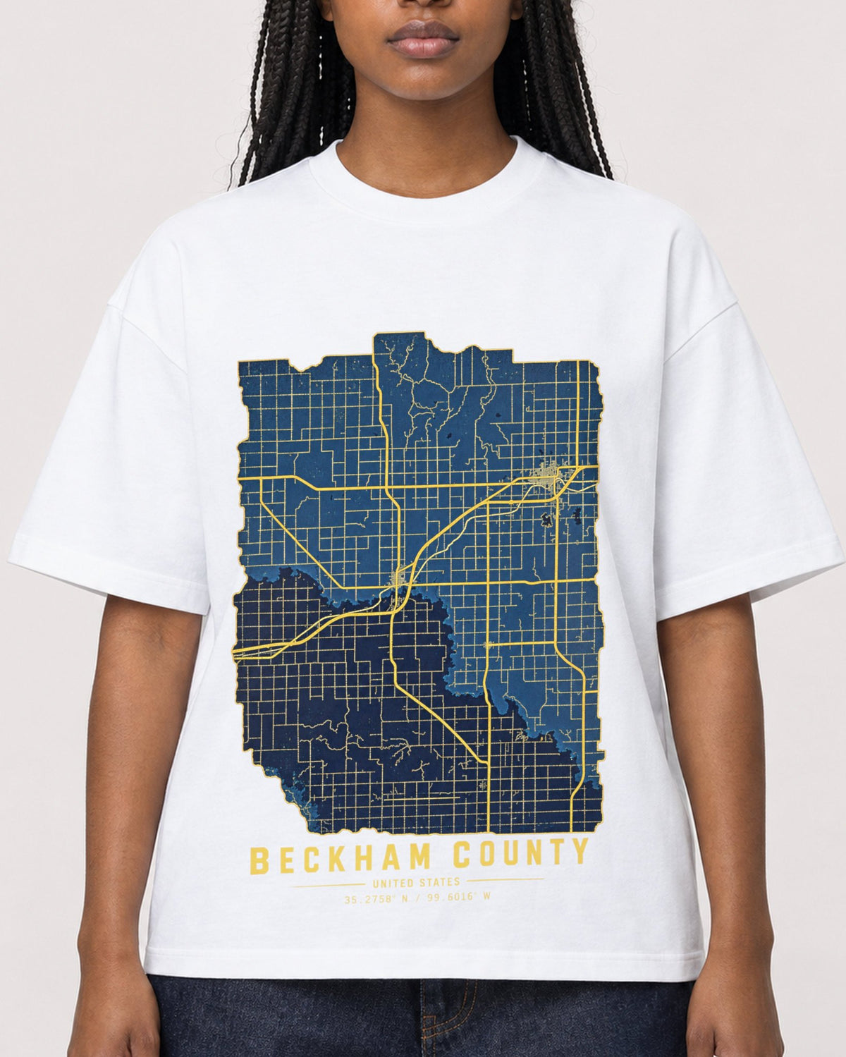 Mockup Boxy Heavyweight Tee White female close-up 04