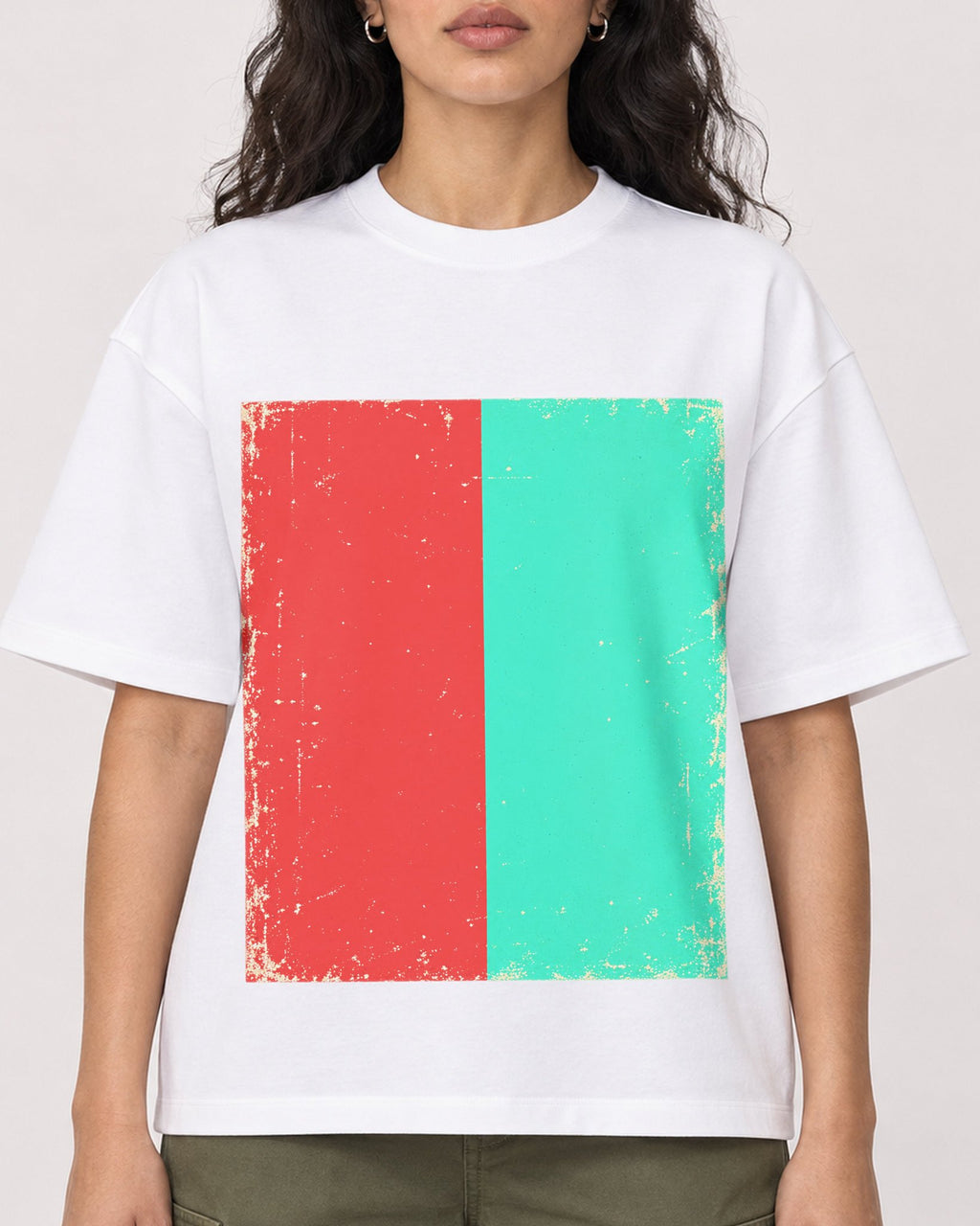 Mockup Boxy Heavyweight Tee White female close-up 07