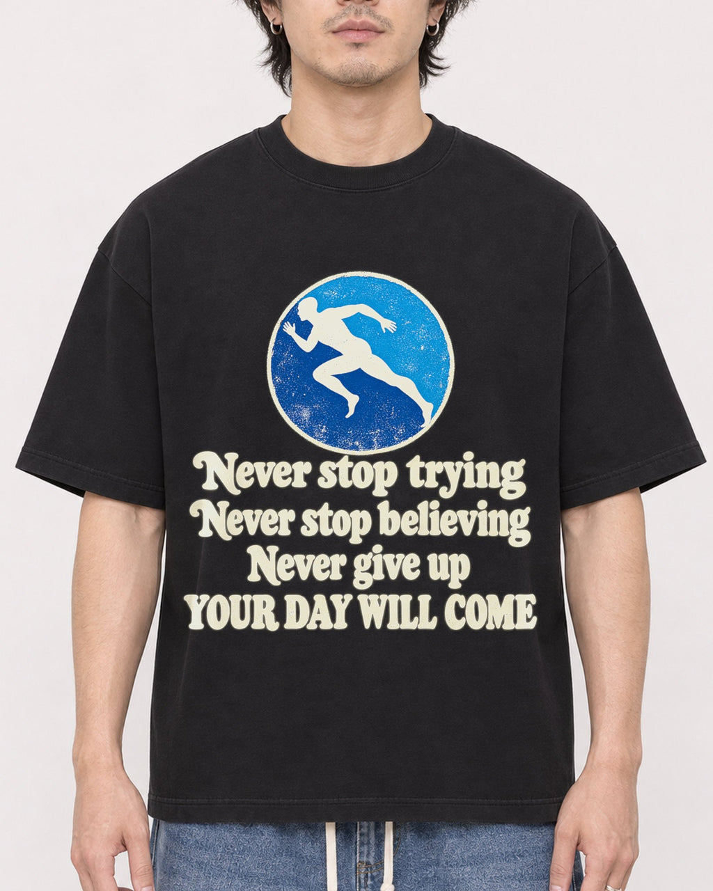 Mockup Boxy Heavyweight Tee Black male close-up 03