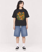 Mockup Boxy Heavyweight Tee Black female full-body 13