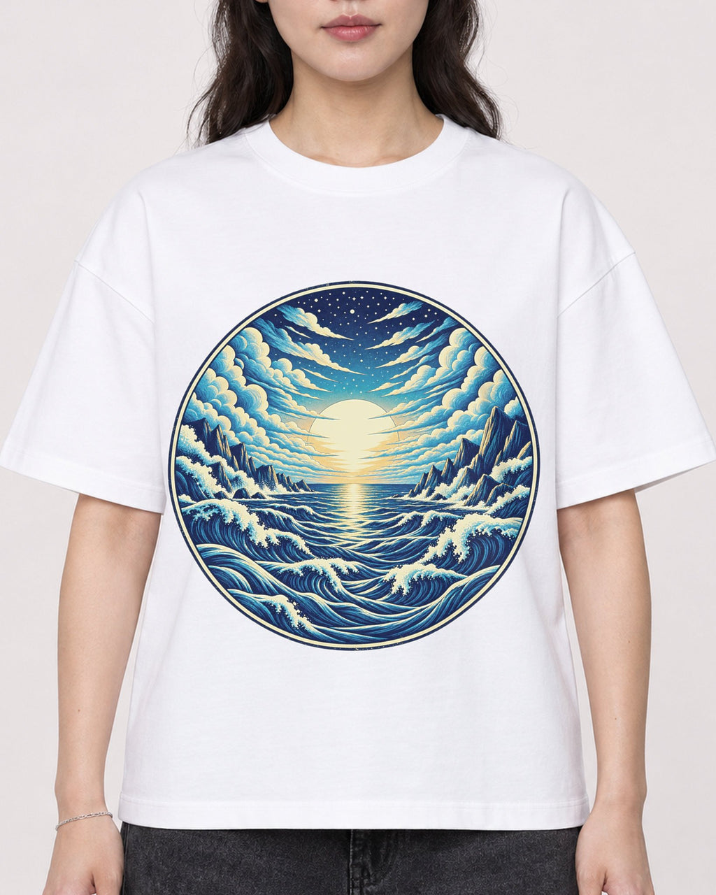 Mockup Boxy Heavyweight Tee White female close-up 03