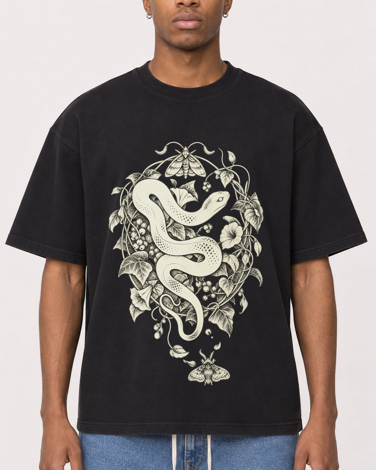 Mockup Boxy Heavyweight Tee Black male close-up 35