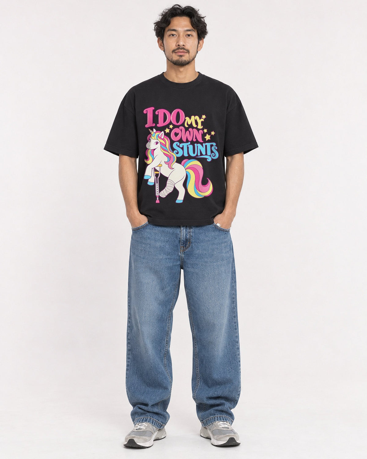 Mockup Boxy Heavyweight Tee Black male full-body 02