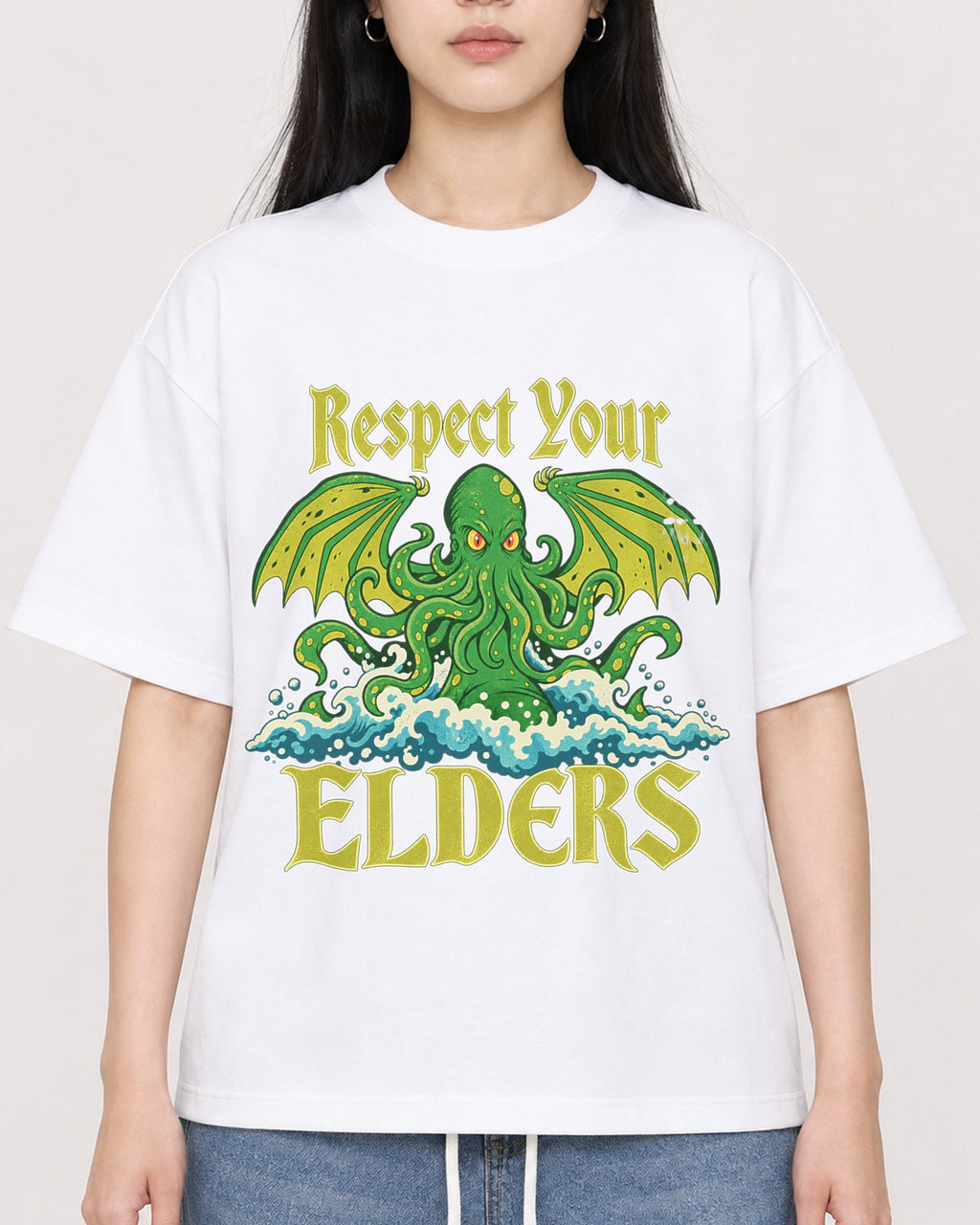 Mockup Boxy Heavyweight Tee White female close-up 01