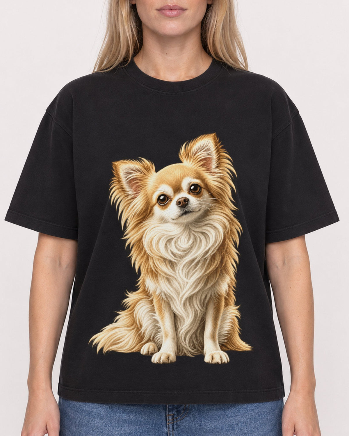 Mockup Boxy Heavyweight Tee Black female close-up 08