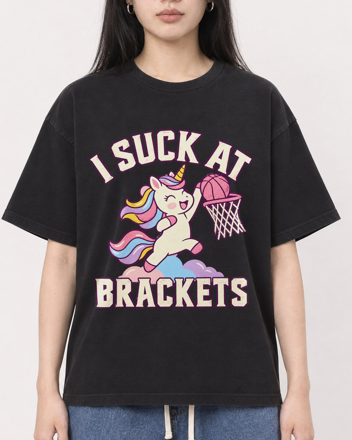Mockup Boxy Heavyweight Tee Black female close-up 01