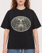 Mockup Boxy Heavyweight Tee Black female close-up 09